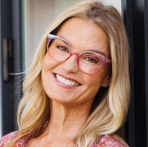 ‼️ISO peepers Moonstone glasses‼️